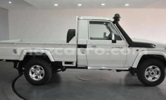 Comprar Usado Toyota Land Cruiser Branco Carro em Maputo em Maputo Comprar Usado Toyota Land Cruiser Branco Carro em Maputo em Maputo