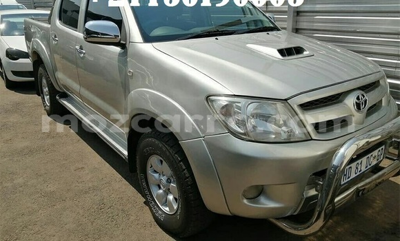 Nunua Ilio tumika Toyota Hilux Fedha Gari ndani ya Maputo nchini Maputo Nunua Ilio tumika Toyota Hilux Fedha Gari ndani ya Maputo nchini Maputo