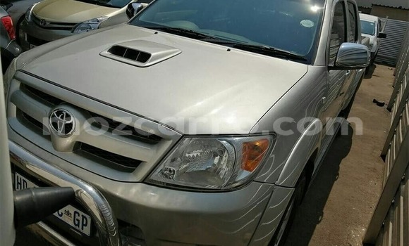 Comprar Usado Toyota Hilux Prata Carro em Maputo em Maputo Comprar Usado Toyota Hilux Prata Carro em Maputo em Maputo