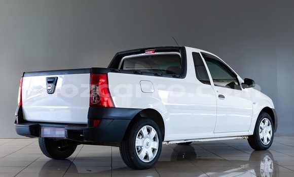 Comprar Usado Nissan NP 300 Branco Carro em Maputo em Maputo Comprar Usado Nissan NP 300 Branco Carro em Maputo em Maputo