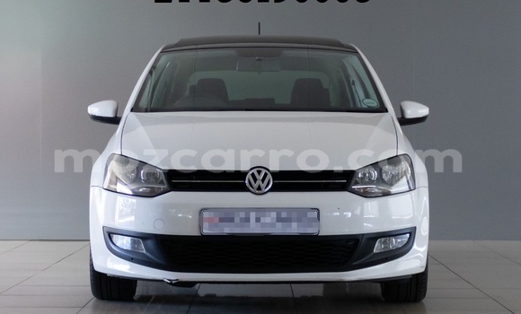 Nunua Ilio tumika Volkswagen Polo Nyeupe Gari ndani ya Maputo nchini Maputo
