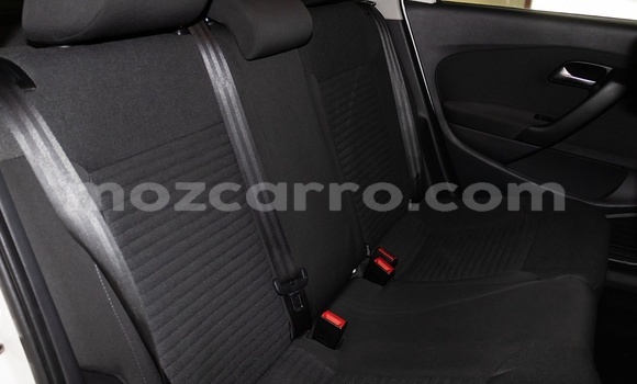 Comprar Usado Volkswagen Polo Branco Carro em Maputo em Maputo Comprar Usado Volkswagen Polo Branco Carro em Maputo em Maputo