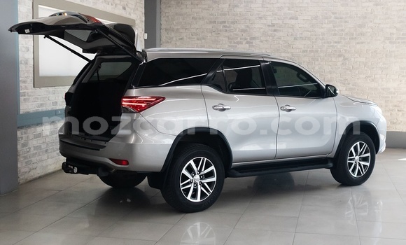Comprar Usado Toyota Fortuner Prata Carro em Maputo em Maputo Comprar Usado Toyota Fortuner Prata Carro em Maputo em Maputo