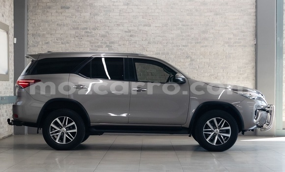 Comprar Usado Toyota Fortuner Prata Carro em Maputo em Maputo Comprar Usado Toyota Fortuner Prata Carro em Maputo em Maputo