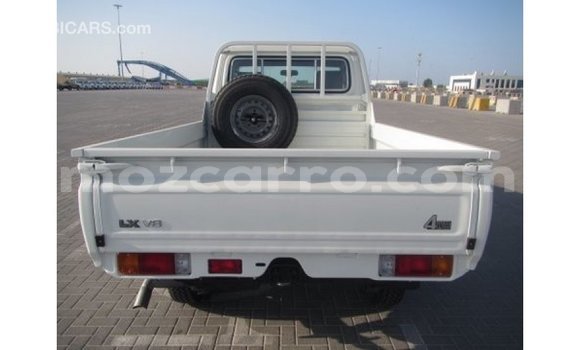 Tenga Imported Toyota Land Cruiser Chena Mota in Import - Dubai in Cabo Delgado Tenga Imported Toyota Land Cruiser Chena Mota in Import - Dubai in Cabo Delgado
