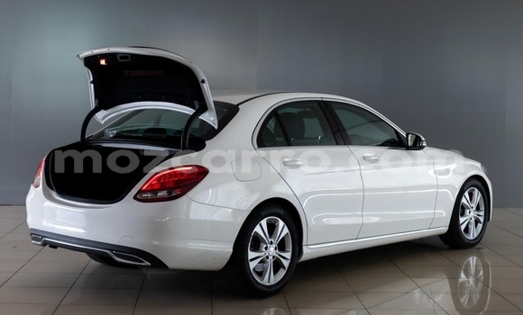 Tenga Tsaru Mercedes-Benz C180 coupe Chena Mota in Maputo in Maputo Tenga Tsaru Mercedes-Benz C180 coupe Chena Mota in Maputo in Maputo