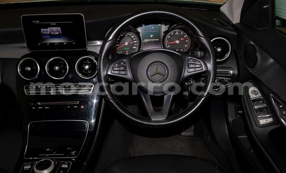 Tenga Tsaru Mercedes-Benz C180 coupe Chena Mota in Maputo in Maputo Tenga Tsaru Mercedes-Benz C180 coupe Chena Mota in Maputo in Maputo