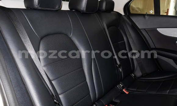 Tenga Tsaru Mercedes-Benz C180 coupe Chena Mota in Maputo in Maputo Tenga Tsaru Mercedes-Benz C180 coupe Chena Mota in Maputo in Maputo