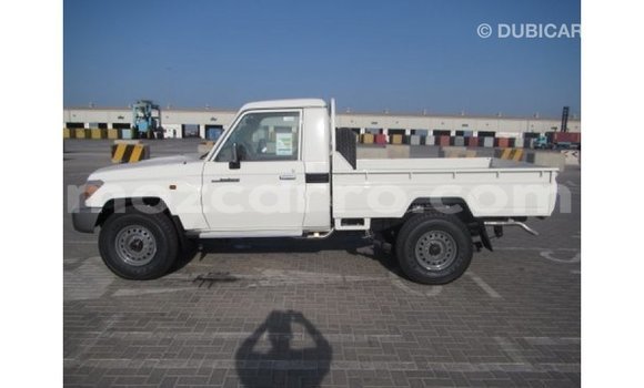 Tenga Imported Toyota Land Cruiser Chena Mota in Import - Dubai in Cabo Delgado Tenga Imported Toyota Land Cruiser Chena Mota in Import - Dubai in Cabo Delgado