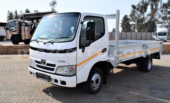 Comprar Usado Toyota Dyna Branco Carro em Maputo em Maputo Comprar Usado Toyota Dyna Branco Carro em Maputo em Maputo