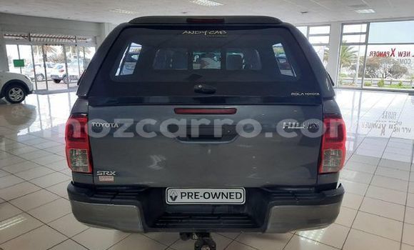 Nunua Ilio tumika Toyota Hilux Fedha Gari ndani ya Maputo nchini Maputo Nunua Ilio tumika Toyota Hilux Fedha Gari ndani ya Maputo nchini Maputo