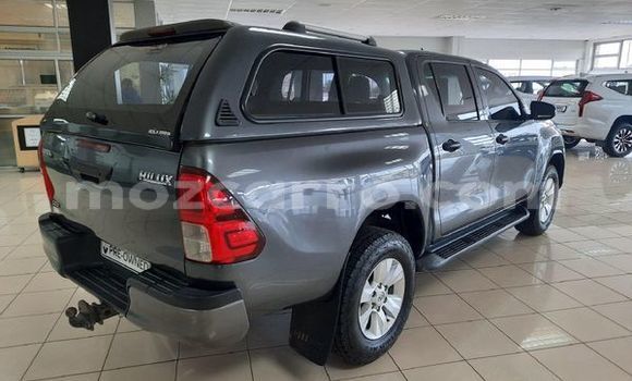 Nunua Ilio tumika Toyota Hilux Fedha Gari ndani ya Maputo nchini Maputo Nunua Ilio tumika Toyota Hilux Fedha Gari ndani ya Maputo nchini Maputo