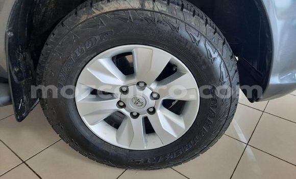 Nunua Ilio tumika Toyota Hilux Fedha Gari ndani ya Maputo nchini Maputo Nunua Ilio tumika Toyota Hilux Fedha Gari ndani ya Maputo nchini Maputo