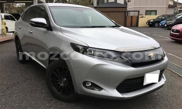 Nunua Ilio tumika Toyota Harrier Fedha Gari ndani ya Maputo nchini Maputo Nunua Ilio tumika Toyota Harrier Fedha Gari ndani ya Maputo nchini Maputo