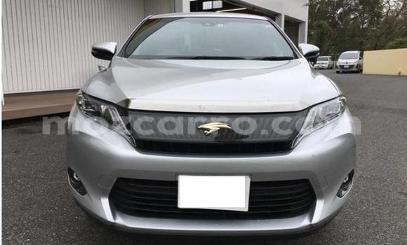 Nunua Ilio tumika Toyota Harrier Fedha Gari ndani ya Maputo nchini Maputo Nunua Ilio tumika Toyota Harrier Fedha Gari ndani ya Maputo nchini Maputo