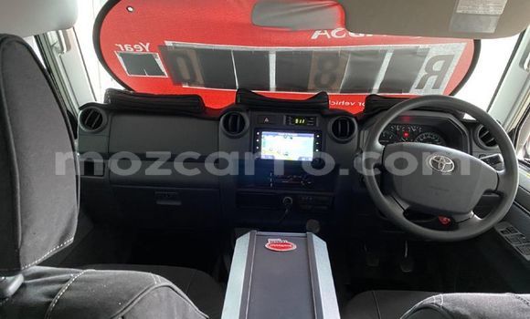 Buy Used Toyota Land Cruiser White Car in Maputo in Maputo Buy Used Toyota Land Cruiser White Car in Maputo in Maputo