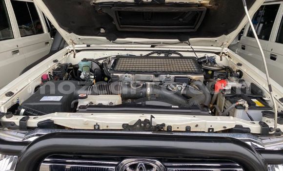 Buy Used Toyota Land Cruiser White Car in Maputo in Maputo Buy Used Toyota Land Cruiser White Car in Maputo in Maputo