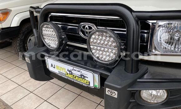 Buy Used Toyota Land Cruiser White Car in Maputo in Maputo Buy Used Toyota Land Cruiser White Car in Maputo in Maputo