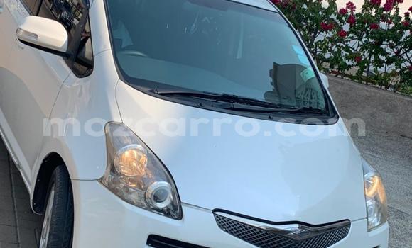 Buy Used Toyota Ractis White Car in Maputo in Maputo Buy Used Toyota Ractis White Car in Maputo in Maputo