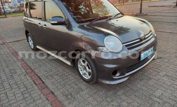 Nunua Ilio tumika Toyota Sienta Nyingine Gari ndani ya Maputo nchini Maputo