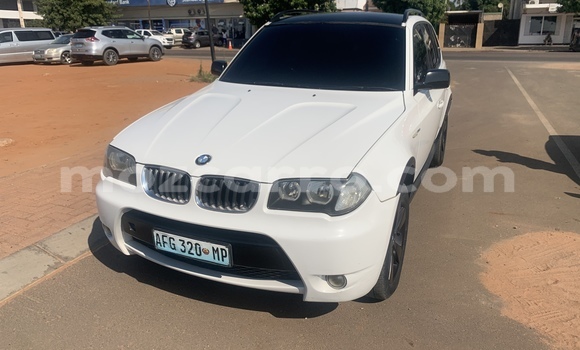 Nunua Ilio tumika BMW X3 Nyeupe Gari ndani ya Maputo nchini Maputo