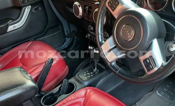 Nunua Ilio tumika Jeep Wrangler Kijani Gari ndani ya Maputo nchini Maputo Nunua Ilio tumika Jeep Wrangler Kijani Gari ndani ya Maputo nchini Maputo