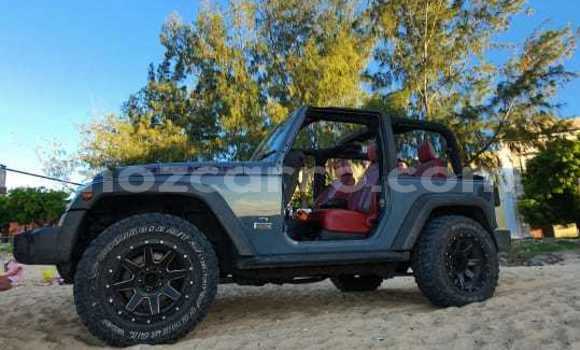 Nunua Ilio tumika Jeep Wrangler Kijani Gari ndani ya Maputo nchini Maputo Nunua Ilio tumika Jeep Wrangler Kijani Gari ndani ya Maputo nchini Maputo
