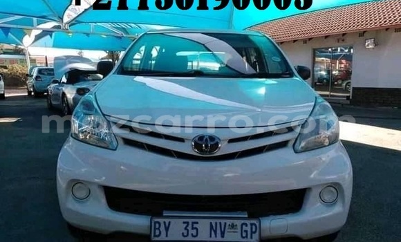 Comprar Usado Toyota Avanza Branco Carro em Maputo em Maputo