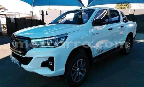 Comprar Usado Toyota Hilux Branco Carro em Maputo em Maputo Comprar Usado Toyota Hilux Branco Carro em Maputo em Maputo