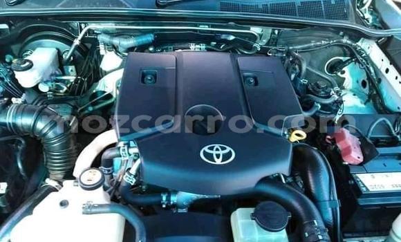 Comprar Usado Toyota Hilux Branco Carro em Maputo em Maputo Comprar Usado Toyota Hilux Branco Carro em Maputo em Maputo