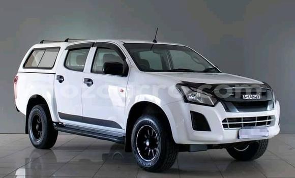 Comprar Usado Isuzu D-max Cab4 Branco Carro em Maputo em Maputo Comprar Usado Isuzu D-max Cab4 Branco Carro em Maputo em Maputo
