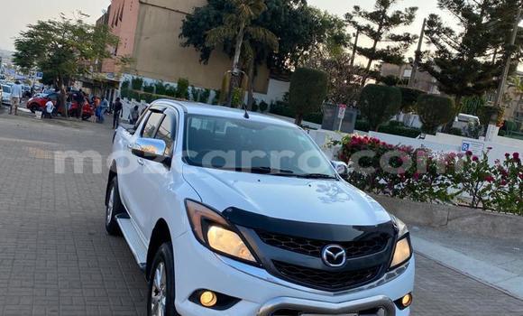 Comprar Usado Mazda BT-50 Branco Carro em Maputo em Maputo Comprar Usado Mazda BT-50 Branco Carro em Maputo em Maputo
