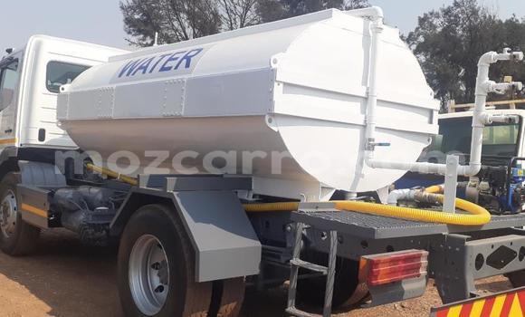 Comprar Usado Mercedes‒Benz Atego Branco Caminhão em Chimoio em Manica Comprar Usado Mercedes‒Benz Atego Branco Caminhão em Chimoio em Manica