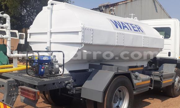 Comprar Usado Mercedes‒Benz Atego Branco Caminhão em Chimoio em Manica Comprar Usado Mercedes‒Benz Atego Branco Caminhão em Chimoio em Manica