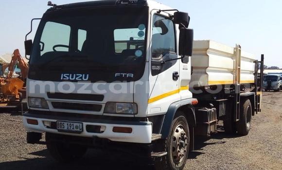 Comprar Usado Isuzu FTR 850 Branco Caminhão em Massinga em Inhambane