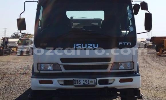 Comprar Usado Isuzu FTR 850 Branco Caminhão em Massinga em Inhambane Comprar Usado Isuzu FTR 850 Branco Caminhão em Massinga em Inhambane