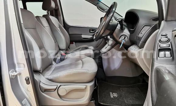 Comprar Usado Hyundai H1 Prata Carro em Maputo em Maputo Comprar Usado Hyundai H1 Prata Carro em Maputo em Maputo