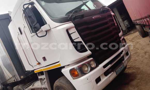 Nunua Ilio tumika Fisker Karma Nyeupe Gari ndani ya Maputo nchini Maputo