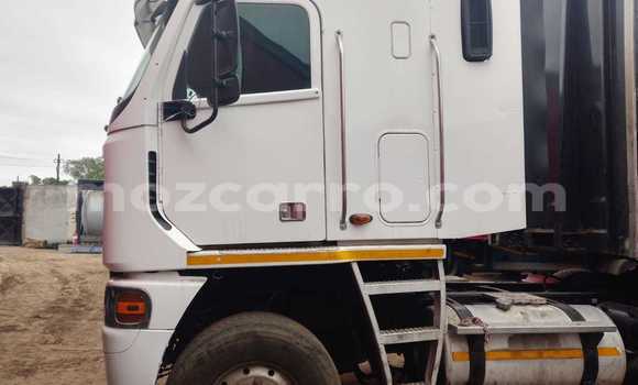 Nunua Ilio tumika Fisker Karma Nyeupe Gari ndani ya Maputo nchini Maputo Nunua Ilio tumika Fisker Karma Nyeupe Gari ndani ya Maputo nchini Maputo