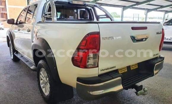 Comprar Usado Toyota Hilux Branco Carro em Maputo em Maputo Comprar Usado Toyota Hilux Branco Carro em Maputo em Maputo