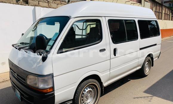 Comprar Usado Toyota Hiace Branco Carro em Maputo em Maputo
