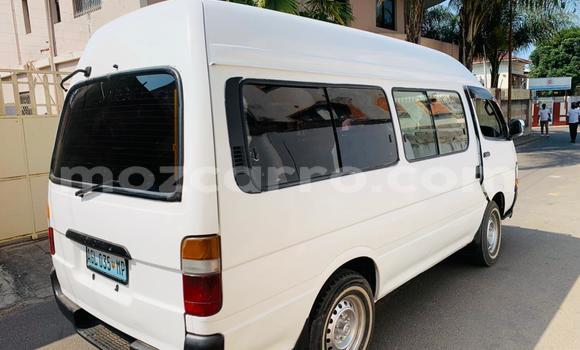 Nunua Ilio tumika Toyota Hiace Nyeupe Gari ndani ya Maputo nchini Maputo Nunua Ilio tumika Toyota Hiace Nyeupe Gari ndani ya Maputo nchini Maputo