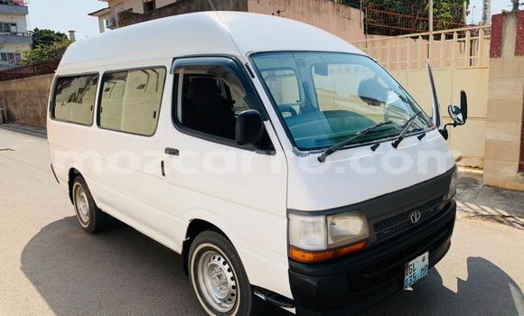 Nunua Ilio tumika Toyota Hiace Nyeupe Gari ndani ya Maputo nchini Maputo Nunua Ilio tumika Toyota Hiace Nyeupe Gari ndani ya Maputo nchini Maputo