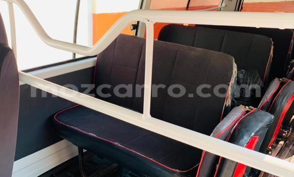 Nunua Ilio tumika Toyota Hiace Nyeupe Gari ndani ya Maputo nchini Maputo Nunua Ilio tumika Toyota Hiace Nyeupe Gari ndani ya Maputo nchini Maputo