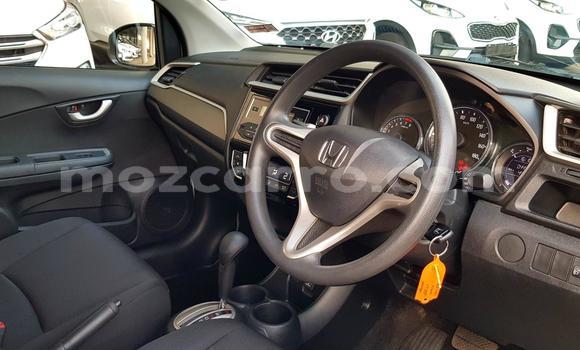 Comprar Usado Honda BR-V Branco Carro em Beira em Sofala Comprar Usado Honda BR-V Branco Carro em Beira em Sofala
