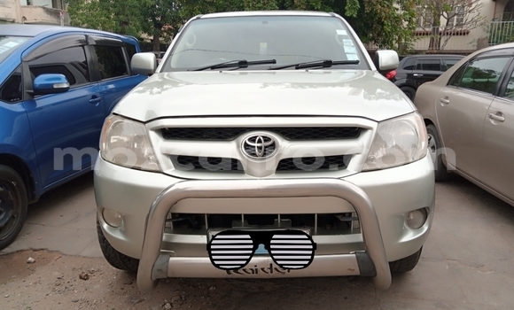 Nunua Ilio tumika Toyota Hilux Brown Gari ndani ya Maputo nchini Maputo Nunua Ilio tumika Toyota Hilux Brown Gari ndani ya Maputo nchini Maputo