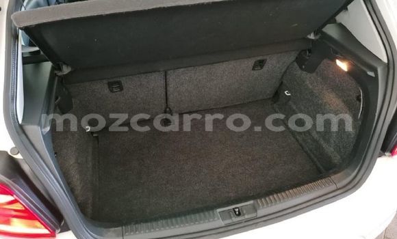 Comprar Usado Volkswagen Polo Branco Carro em Maputo em Maputo Comprar Usado Volkswagen Polo Branco Carro em Maputo em Maputo