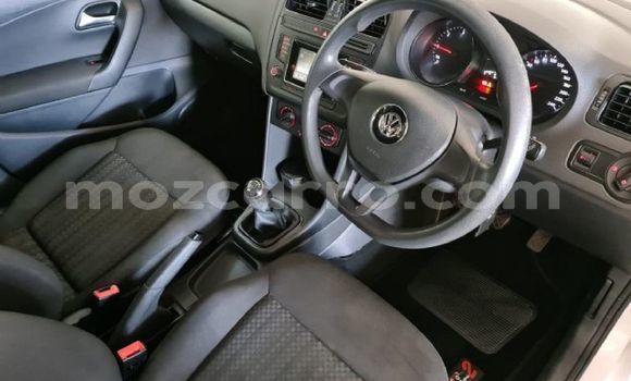 Comprar Usado Volkswagen Polo Branco Carro em Maputo em Maputo Comprar Usado Volkswagen Polo Branco Carro em Maputo em Maputo