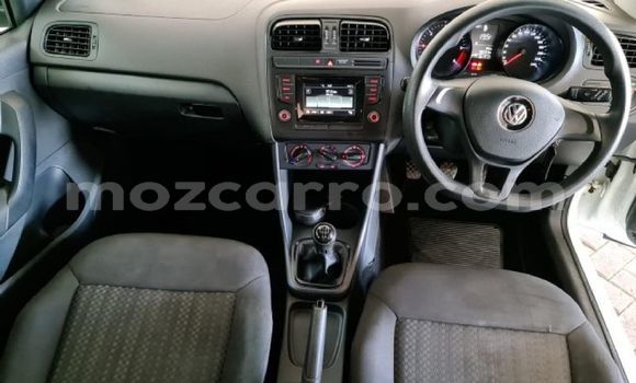 Comprar Usado Volkswagen Polo Branco Carro em Maputo em Maputo Comprar Usado Volkswagen Polo Branco Carro em Maputo em Maputo