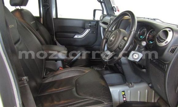 Tenga Tsaru Jeep Wrangler Zvimwe Mota in Maputo in Maputo Tenga Tsaru Jeep Wrangler Zvimwe Mota in Maputo in Maputo